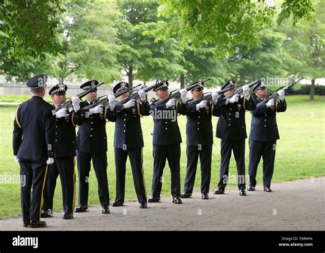 Police ceremony usa hi-res stock photography and images - Alamy