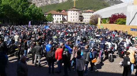 Trento In Piazza Fiera La Benedizione Delle Moto Vita Trentina