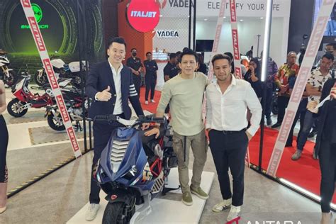 Utomocorp Luncurkan Signature A R L Dragster Kolaborasi Dengan Ariel Noah