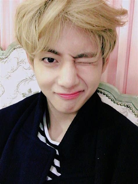 V Selca Kim Taehyung Bts Taehyung Taehyung