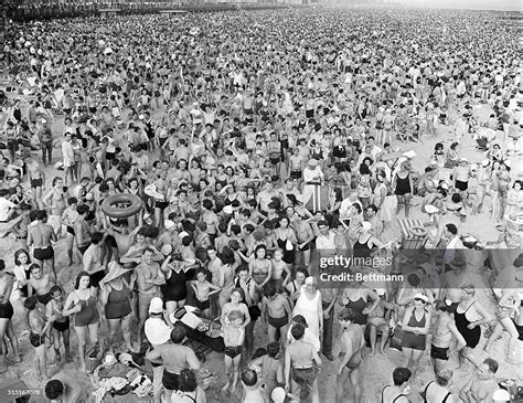 Photo Shows The Massive Crowd At Coney Island In July Of 1940 During