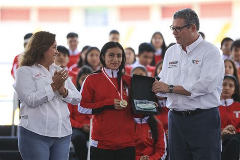 Presidenta Boluarte Reconoce A Medallistas De Los Juegos Bolivarianos