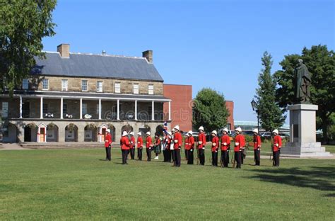 Changing of the Guard Ceremony Editorial Stock Image - Image of uniforms, guns: 26293494