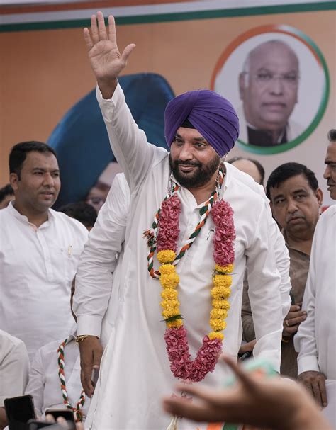 Arvinder Singh Lovely formally takes charge as Congress’ Delhi chief ...