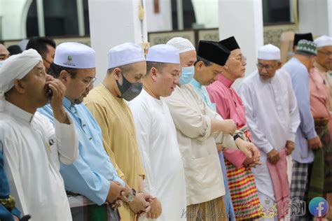 Tanggungjawab Sosial Korporat Aksb Di Majlis Berbuka Puasa Dan Solat