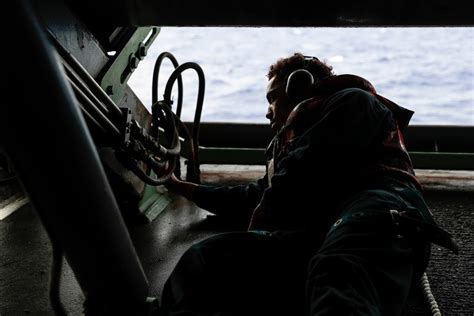 Dvids Images Abraham Lincoln Sailors Conduct Maintenance Image