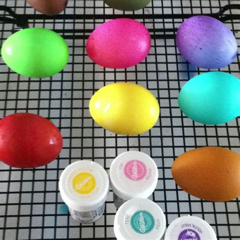 Get Creative With Wilton Gel Food Coloring Easter Eggs | The Cake Boutique