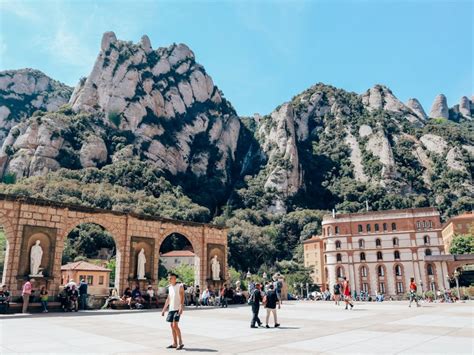 Paseo A Caballo En Montserrat Travelling To Live