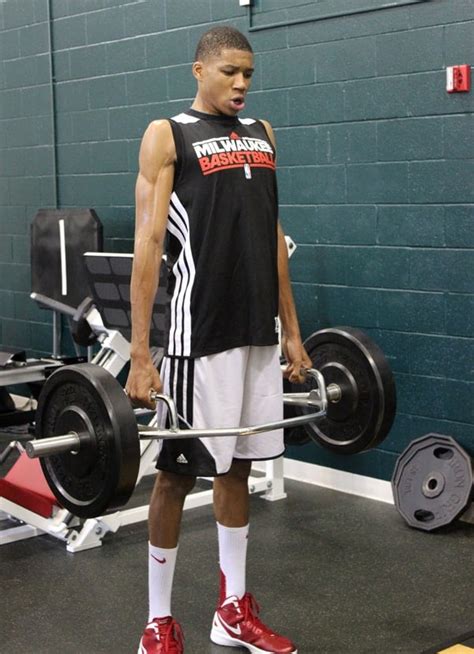 Giannis Antetokounmpo Workout 8113 Photo Gallery