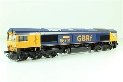 Bachmann Branchline 32 727LN Class 66 66701 In GBRF Livery Like New