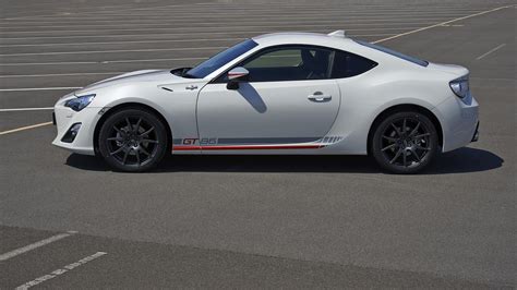 Toyota Introduces Special Edition GT86 Blanco, Features White Pearl ...