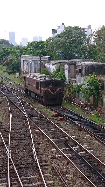 Class M5 Diesel Locomotive 🚂🚂🚂 Maradana Railway Station Sri Lanka