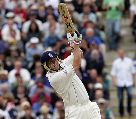 List Of Top Ten Batsmen Who Hit The Most Sixes In Tests