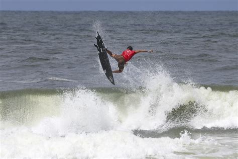 Luan Ferreyra é destaque na abertura do Circuito Banco do Brasil de Surfe