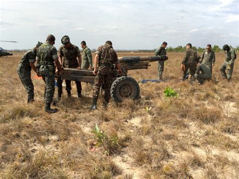 Artilharia De Selva E Avia O Do Ex Rcito Fazem Adestramento Aerom Vel