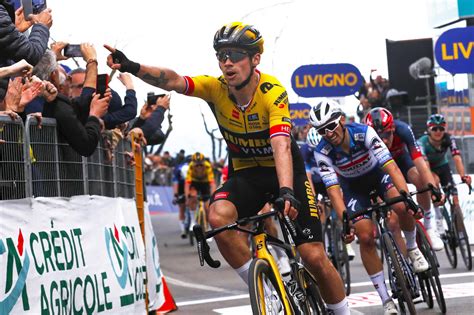 Tirreno Adriatico Roglic Menang Uphill Sprint Di Etape Mainsepeda