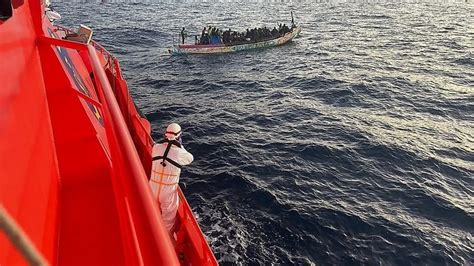 Localizan cuatro pateras en 12 horas en la costa de Alicante con más de