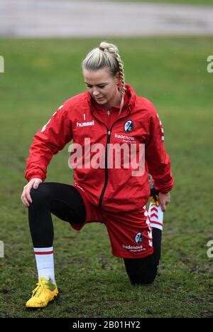 Deutsche Torhüterin Merle Frohms im Spiel der Gruppe A3 der UEFA Women