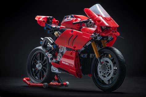 LEGO TECHNIC DUCATI PANIGALE V4 R Magazine Moto CR