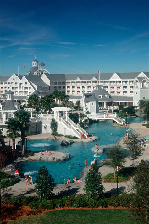 Disney Resort Hotels Disneys Yacht Club And Disneys Beach Club Resorts