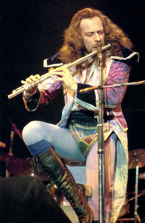 Ian Anderson Of Jethro Tull Plays The Flute Click On Pic To See A