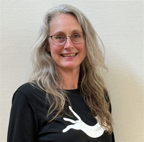 Nienke Prins-Dolstra - Critical Alignment