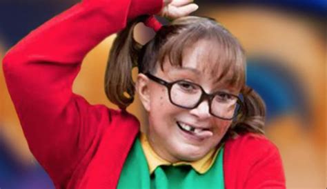 La chilindrina posa en bikini a los 70 años