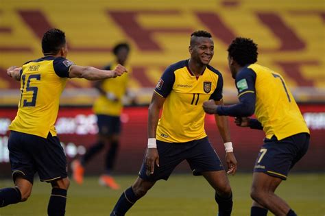 Ecuador Consigue Su Primer Triunfo Tras Vencer A Uruguay Por