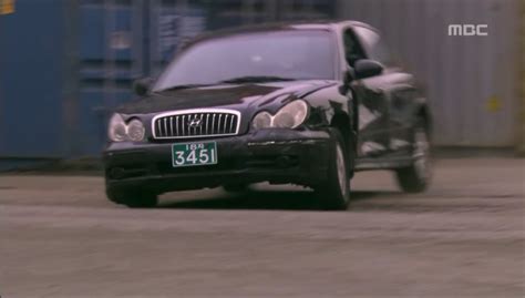 IMCDb org 2001 Hyundai Sonata EF in 개와 늑대의 시간 Time Between Dog and