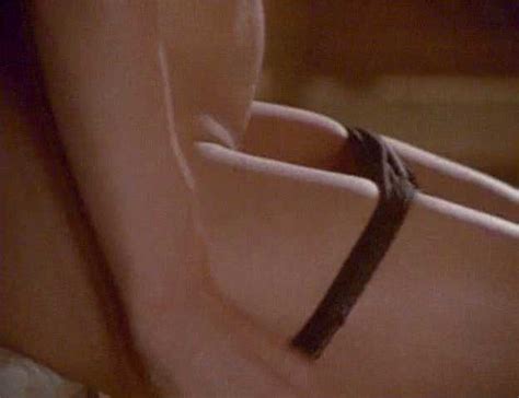 Krista Allen nude pics página 8