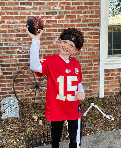 Patrick Mahomes Costume | Costumes, Halloween costumes, Fashion