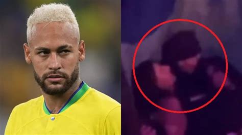 Neymar Flagrado Curtindo Noitada Na Espanha Duas Mulheres Pai Do