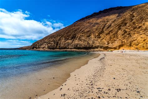 Playa de La Cocina Montaña Amarilla Turismo Lanzarote