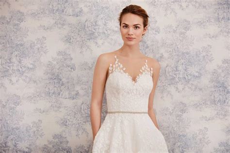 Brautkleid in Nude mit Illusion Ausschnitt Strass Gürtel und Tattoo Effekt von Lilly Modell 08