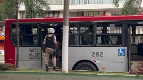 VÍdeo De Dentro Do ônibus Passageiros Gritam Por Socorro Para