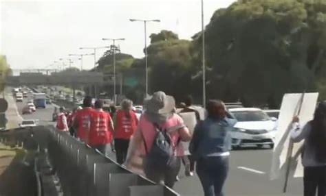 Jornada De Piquetes Levantaron El Corte En El Puente Pueyrredón Y En Los Otros Accesos A La