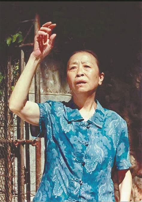 羊城晚报 75岁“丑娘”张少华去世