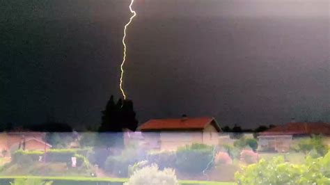 Lyon Des Orages Violents En Pleine Nuit R Veillent Les Habitants En