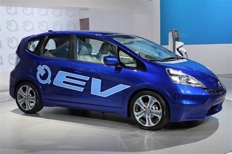 Honda Tests Solar Powered Electric Car Charging In Remote Marshall Islands