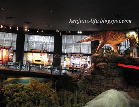 junning   walks  ken petrosains  discovery centre  suria
