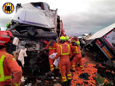 Un Mort I Un Ferit En El Xoc Frontal De Dos Camions En L A A L