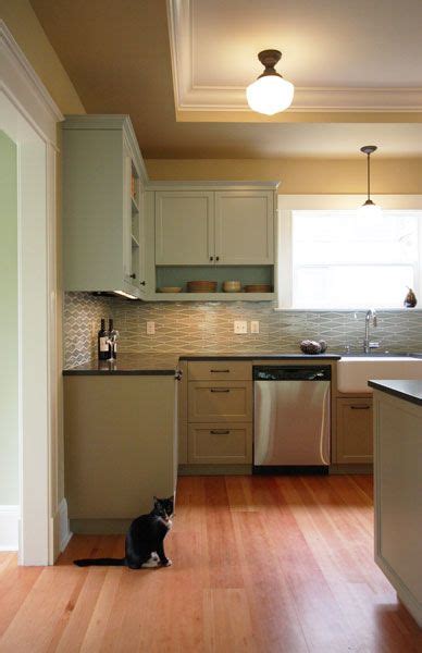 Elongated Ogee Kitchen Backsplash By Pratt And Larson