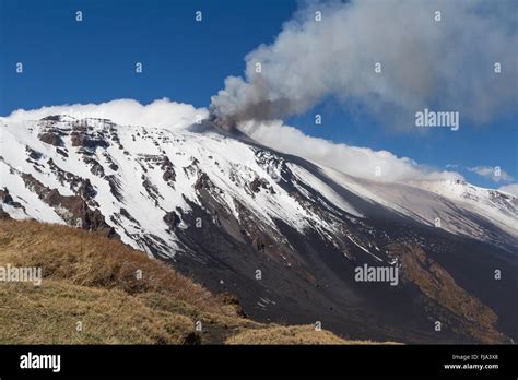 Volcano Etna eruption Stock Photo - Alamy