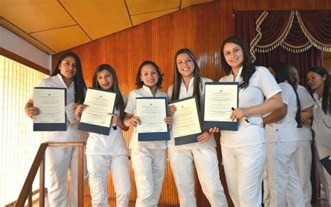 CEREMONIA DE GRADUACIÓN DE 56 TÉCNICOS EN AUXILIAR DE ENFERMERÍA Y EN