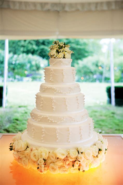 Unusual Celebrity Wedding Cakes: Chrissy Teigen's Carrot Cake, Royal ...