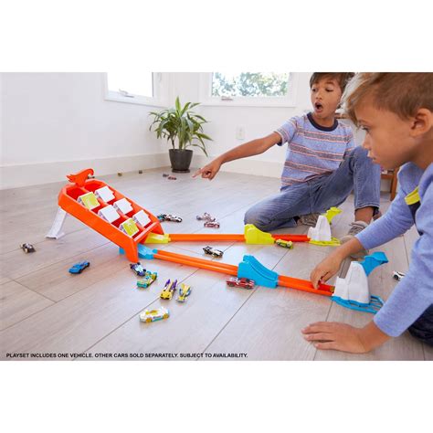 Hot Wheels Yüksek Skor Atlayışı Yarış Seti Deniz Shop