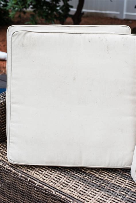 how to clean outdoor cushion 3
