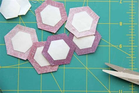 How To Sew English Paper Pieced Hexagons Weallsew Hexie Quilt Hexies