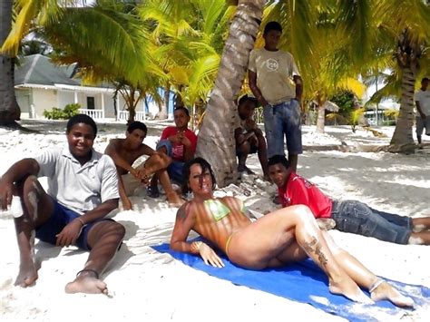 Slutty Wife And Bbc On Vacation Porn Pictures Xxx Photos Sex Images Pictoa