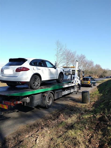 Landes Contr L Km H Il Voit Son Porsche Cayenne Partir La